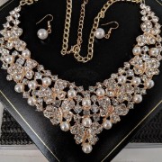 Crystal and pearl vintage bib necklace